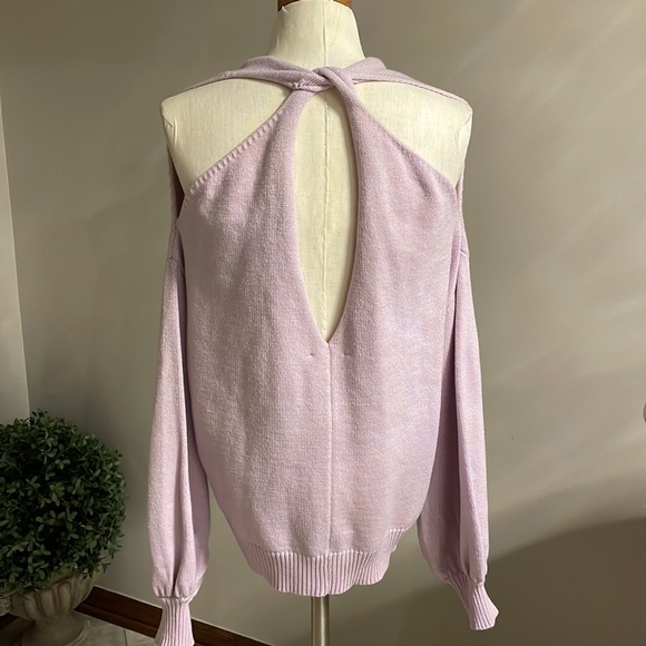 ASTR The Label Lilac Twist back neckline open back sweater, V neck size Med - Picture 2 of 10